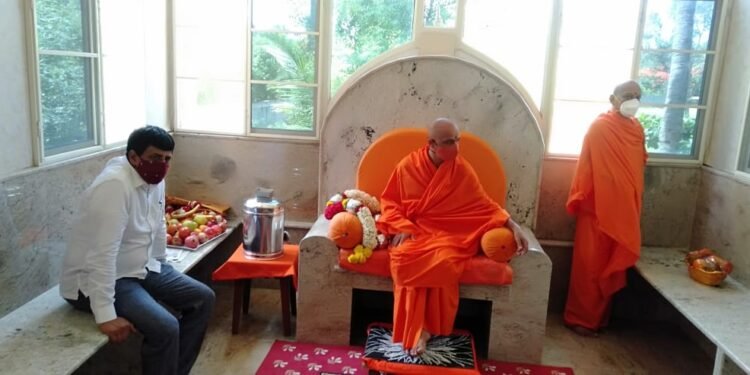 ಬಿಜೆಪಿಯಲ್ಲಿ ಸಂಚಲನ.. ಮಠಗಳತ್ತ ನಾಯಕರ ಸಂಚಾರ..