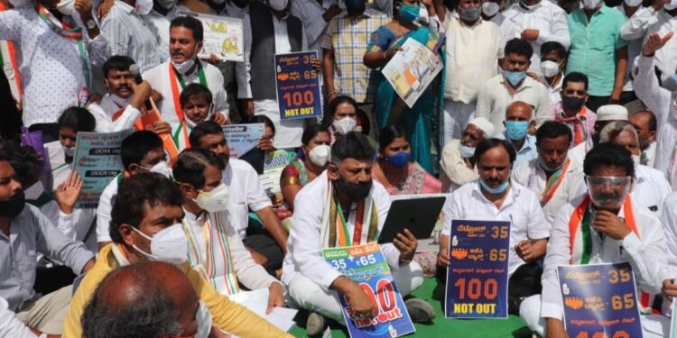 ‘ನಿಮ್ಮ ಜೇಬು ತುಂಬಿದರೆ ಸಾಕೆ? ಬಡವರ ಸ್ಥಿತಿ ಏನಾಗಬೇಕು?’; ಸರ್ಕಾರಕ್ಕೆ ಡಿಕೆಶಿ ಪ್ರಶ್ನೆ