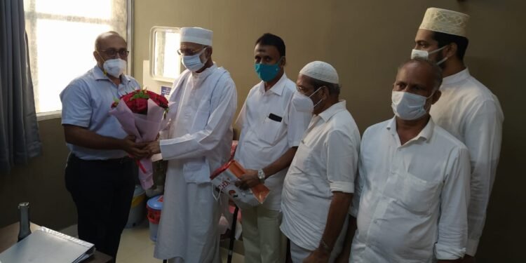 ದ.ಕ. ಜಿಲ್ಲಾ ಖಾಝಿ ಶೈಖುನಾ ಅಲ್ ಹಾಜ್ ತ್ವಾಖಾ ಅಹ್ಮದ್ ಅಲ್ ಅಝ್ಹರಿ ಉಸ್ತಾದ್ ಗುಣಮುಖ.. ಗಣ್ಯರಿಂದ ಶುಭ ಹಾರೈಕೆ