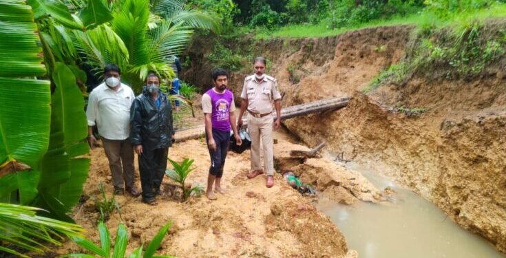ಶಿರಸಿ ಬಳಿ ಭೂಕುಸಿತ: ವ್ಯಕ್ತಿ ಸ್ಥಳದಲ್ಲೆ ಸಾವು