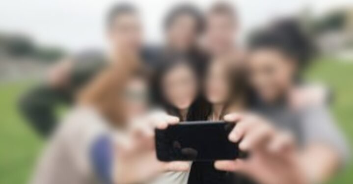 ಸೆಲ್ಫೀ ತೆಗೆಯುತ್ತಿದ್ದಾಗ ಸಿಡಿಲಿನ ಹೊಡೆತ: 11 ಮಂದಿ ದುರ್ಮರಣ