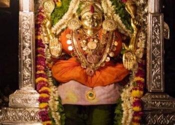 ಭಾರತಾಂಬೆಯಾದ ‘ಕಟೀಲಾಂಬೆ’.. ತಿರಂಗದಿಂದ ಕಂಗೊಳಿಸಿದ ಭ್ರಮರಾಂಬೆ