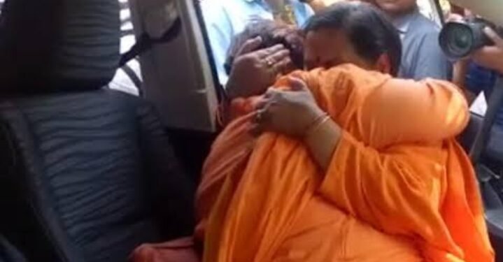 ಭಯೋತ್ಪಾದಕಿ ಆ ‘ಸಾಧ್ವಿ’ ಯಾರು? ಟೀಕಿಸುವ ಆತುರದಲ್ಲಿ ಕಾಂಗ್ರೆಸ್ ಎಡವಟ್ಟು