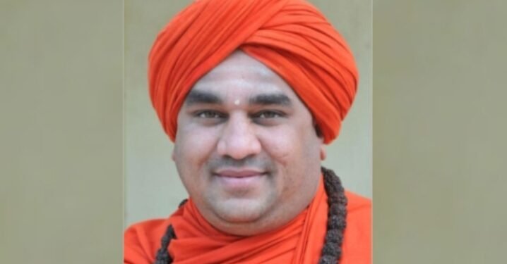 ಹೊಸ ಸಿಎಂ ಆಯ್ಕೆ ವೇಳೆ ‘ಧರ್ಮಸ್ಥಳ’ ಹೆಸರು: ಸ್ವಾಮೀಜಿ ಸಿಡಿಸಿದ ಬಾಂಬ್