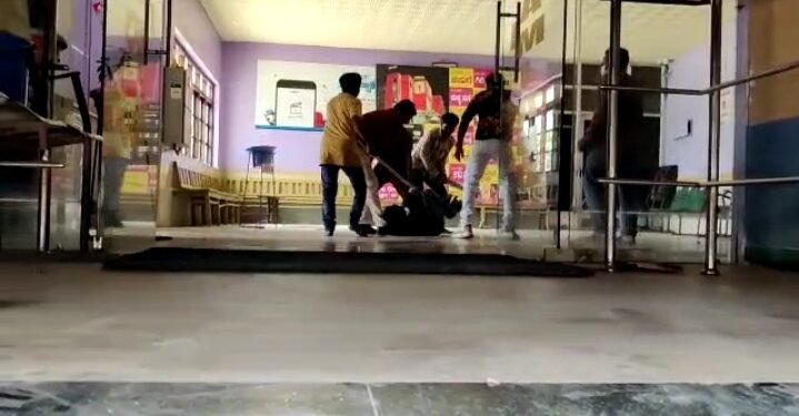 ‘ಕೋಟಿಗೊಬ್ಬ’ ಗಲಾಟೆ.. ರೊಚ್ಚಿಗೆದ್ದ ಕಿಚ್ಚನ ಅಭಿಮಾನಿಗಳ ದಾಂಧಲೆ..