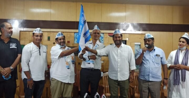 ಆಮ್ ಆದ್ಮಿ ಪಾರ್ಟಿಗೆ ʻವಕೀಲ್ ಸಾಬ್ʼ ಜಗದೀಶ್ ಸೇರ್ಪಡೆ