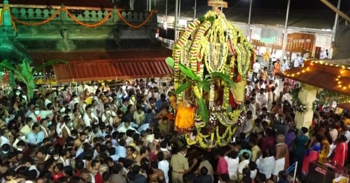 ಕೊಲ್ಲೂರಿನಲ್ಲೂ ವೈಭವದ ನವರಾತ್ರಿ.. ವಿದ್ಯಾರಂಭ, ನವ ಅನ್ನ ಪ್ರಾಶನವೂ ವಿಶೇಷ
