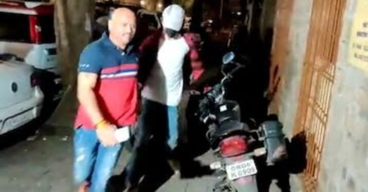 ರೇವ್ ಪಾರ್ಟಿ ಮೇಲೆ NCB ದಾಳಿ: ಸೂಪರ್‌ಸ್ಟಾರ್ ಶಾರೂಖ್ ಪುತ್ರನ ಸೆರೆ