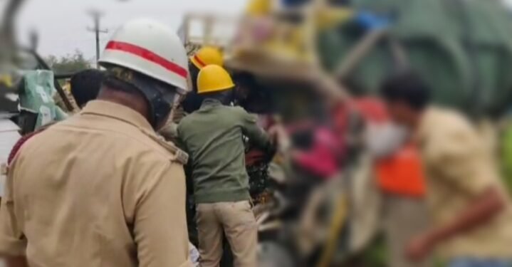 ಬೆಳ್ಳಂಬೆಳಿಗ್ಗೆ ಭೀಕರ ಅಪಘಾತ: ನಾಲ್ವರ ದುರ್ಮರಣ