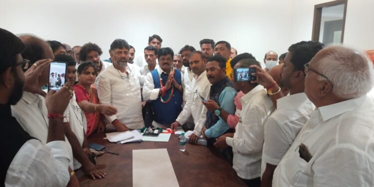 ‘ಹೈ-ಕ’ದಲ್ಲಿ ‘ಕೈ’ ಬಲವರ್ಧನೆಗೆ ಕಸರತ್ತು.. ನಾಯಕರ ನಿಯೋಗದಿಂದ ಡಿಕೆಶಿ ಭೇಟಿ