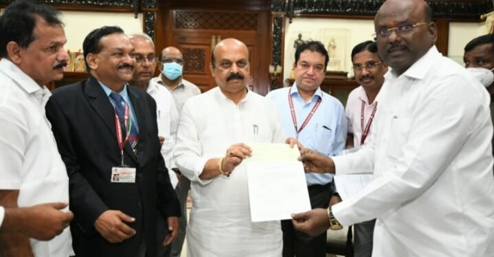 ಹಟ್ಟಿ ಚಿನ್ನದ ಕಂಪನಿಯೀಮದ ಸಿಎಂ ಪರಿಹಾರ ನಿಧಿಗೆ 5 ಕೋ.ರೂ. ದೇಣಿಗೆ