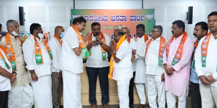 ಹಿಂದುಳಿದ ವರ್ಗಗಳ ಮುಖಂಡ ಆಂಜನೇಯ ಬಿಜೆಪಿ ಸೇರ್ಪಡೆ