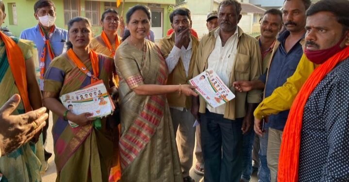 ಚಿಕ್ಕಮಗಳೂರು: ನಗರಸಭಾ ಅಖಾಡದಲ್ಲಿ ಶೋಭಾ ಪ್ರಚಾರ