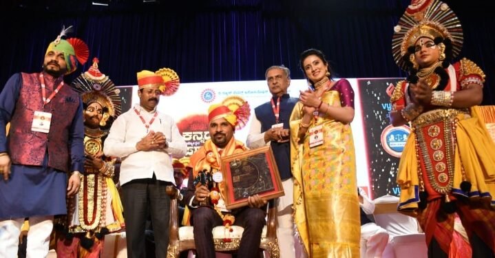 ಕಾರ್ಮಿಕ ರತ್ನ ಖ್ಯಾತಿಯ ಗೋವಿಂದ ಪೂಜಾರಿಗೆ ‘ರಾಜ್ಯೋತ್ಸವ ಪ್ರಶಸ್ತಿ’ ಪ್ರದಾನ