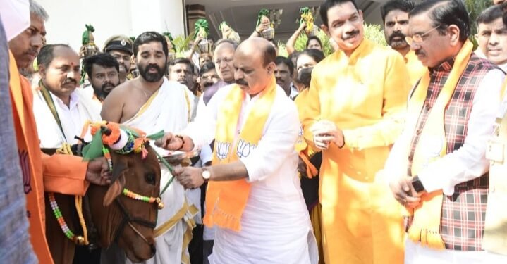 ಮತಾಂತರ ನಿಷೇಧ ಕಾಯ್ದೆ ಮಂಡಿಸಿದ ಸಿಎಂಗೆ ಬಿಜೆಪಿ ಕಾರ್ಯಕಾರಿಣಿ ಅಭಿನಂದನೆ