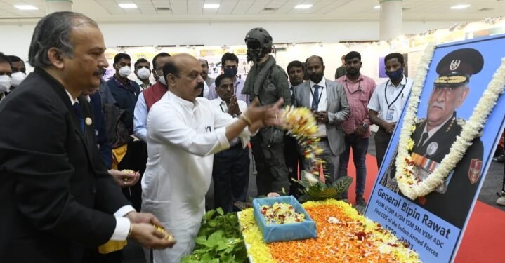 ಭಾರತ ಶಸ್ತ್ರಾಸ್ತ್ರ ತಯಾರಿಕೆಯಲ್ಲಿ ಆತ್ಮನಿರ್ಭರ್ ಆಗಬೇಕೆಂಬ ಹಂಬಲ ರಾವತ್ ಅವರಿಗಿತ್ತು: ಸಿಎಂ