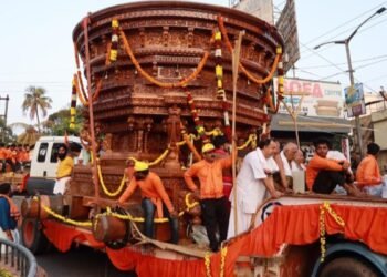 ಕರಾವಳಿ ರಥಬೀದಿಯಲ್ಲಿ ಮಹಾವೈಭವ: ವೀರ ವೆಂಕಟೇಶ ದೇವರ ನೂತನ ‘ಬ್ರಹ್ಮರಥ’ ಪುರ ಪ್ರವೇಶ