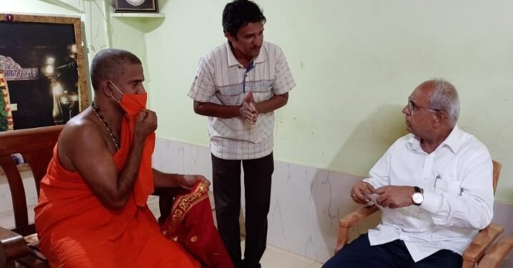 ಕಾರಿಂಜೇಶ್ವರದ ಗಣಿಗಾರಿಕೆ ನಿಲ್ಲಿಸಲು ಕ್ರಮಕೈಗೊಳ್ಳಿ : ಗಣಿ ಸಚಿವ ಹಾಲಪ್ಪ ಆಚಾರ್‌ಗೆ  ಪೇಜಾವರ ಶ್ರೀ ಮನವಿ