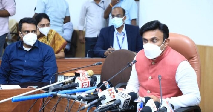 ಕೋವಿಡ್ ಪ್ರಕರಣ ಹೆಚ್ಚಲು ಪಾದಯಾತ್ರೆಯೂ ಕಾರಣ: ಕೈ ನಾಯಕರ ವಿರುದ್ಧ ಸಚಿವ ಸುಧಾಕರ್ ವಾಗ್ದಾಳಿ