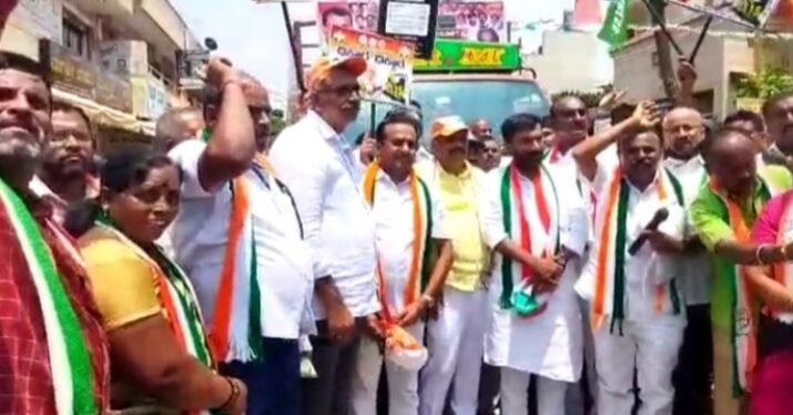 ಈಶ್ವರಪ್ಪ ಬಂಧನಕ್ಕೆ ಕಾಂಗ್ರೆಸ್ ಪಟ್ಟು: ಭಾರೀ ಪ್ರತಿಭಟನೆ