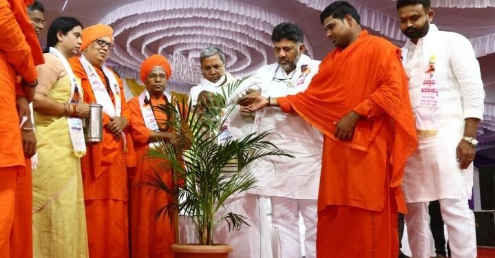 ಬೆಳಗಾವಿ: ಅರಳೀಕಟ್ಟಿ ತೋಂಟದಾರ್ಯ ಮಠದ ಶ್ರೀ ಶಿವಮೂರ್ತಿ ದೇವರ ನಿರಂಜನ ಪಟ್ಟಾಧಿಕಾರ ಮಹೋತ್ಸವ