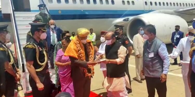 ರಾಷ್ಟ್ರಪತಿ ರಾಮನಾಥ್ ಕೋವಿಂದ್ ರಾಜ್ಯ ಪ್ರವಾಸ: ರಾಜ್ಯಪಾಲರು, ಸಿಎಂ ಅವರಿಂದ ಸ್ವಾಗತ