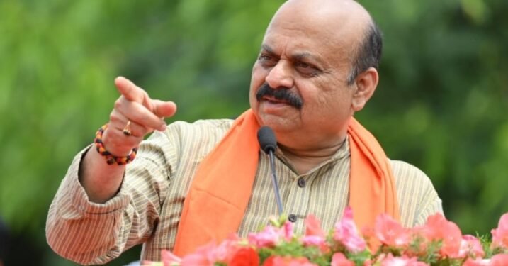 ಪರಿಶಿಷ್ಟ ಜಾತಿ, ಪಂಗಡಗಳ ಮೀಸಲಾತಿ ಹೆಚ್ಚಳಕ್ಕೆ ಆಗ್ರಹ: ಹೋರಾಟಗಾರರಿಂದ ಸಿದ್ದರಾಮಯ್ಯ ಭೇಟಿ