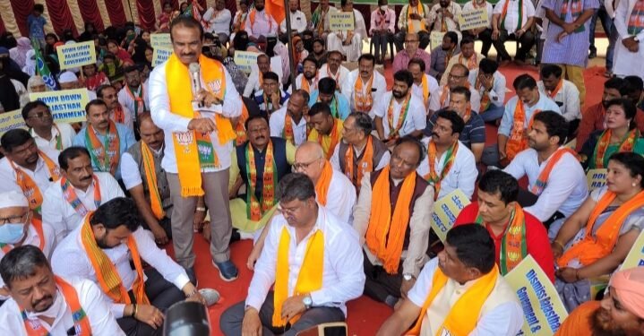 ಉದಯಪುರ ಶಿರಚ್ಚೇದನ ಕೃತ್ಯ: ಹಂತಕರನ್ನು ಗಲ್ಲಿಗೇರಿಸಲು ಬಿಜೆಪಿ ಆಗ್ರಹ