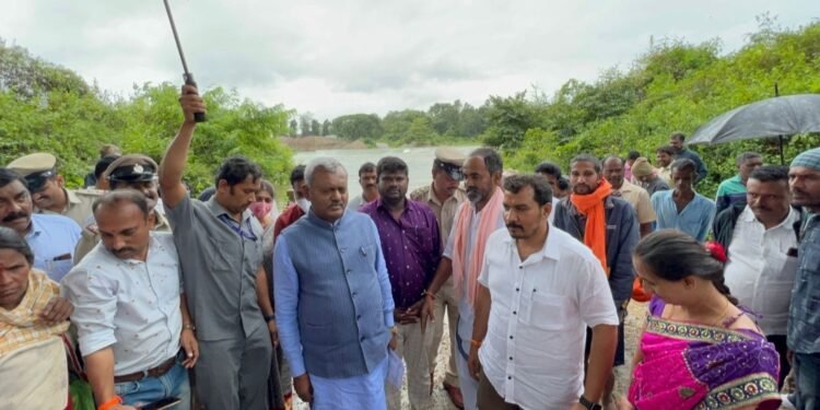 ಮಳೆ ಹಾನಿ: ಸಂತ್ರಸ್ತರಿಗೆ ತಕ್ಷಣ ಪರಿಹಾರ ಕಲ್ಪಿಸಲು ಸಚಿವರ ಸೂಚನೆ