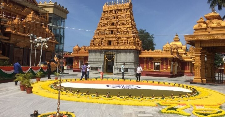 ಕುದ್ರೋಳಿಯಲ್ಲಿ ವಿಶಿಷ್ಟ ‘ತಿರಂಗ’: 900 ಕೆ.ಜಿ ದವಸ ಧಾನ್ಯದಿಂದ ರಾಷ್ಟ್ರಧ್ವಜ ವಿನ್ಯಾಸ