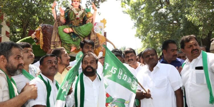 ಈ ಬಾರಿ ಸರ್ಕಾರ ನಮ್ಮದೇ ಎಂದ HDK; ಬೆಂಗಳೂರಿನಲ್ಲೇ 10-12 ಕ್ಷೇತ್ರ ಗೆಲ್ಲುವ ಗುರಿ