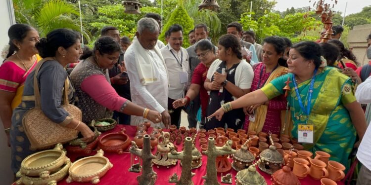 ಮೈಸೂರು ದಸರಾ: ಕರಕುಶಲ ಪ್ರಾತ್ಯಕ್ಷಿಕೆ, ಮಕ್ಕಳ ಚಿತ್ರಕಲಾ ಸ್ಪರ್ಧೆ