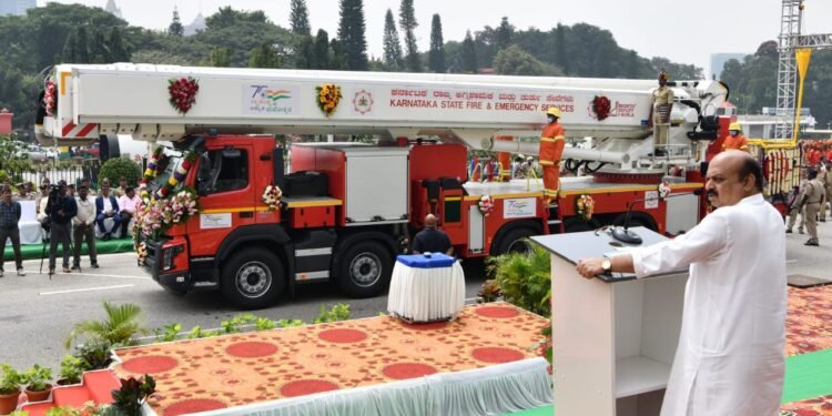 ಅಗ್ನಿ ಶಾಮಕ ದಳ’ 90 ಮೀಟರ್ ಏರಿಯಲ್ ಲ್ಯಾಡರ್ ಪ್ಲಾಟ್ಫಾರಂ ವಾಹನ’ ಲೋಕಾರ್ಪಣೆ