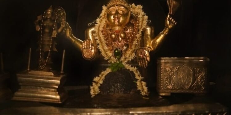 ಅಪರೂಪದಲ್ಲಿ ಅಪರೂಪ.. ಗ್ರಹಣ ಕಾಲದಲ್ಲಿ ಲಿಂಗರೂಪಿಯಾಗಿ ಕಟೀಲು ಶ್ರೀ ದುರ್ಗಾಪರಮೇಶ್ವರಿ