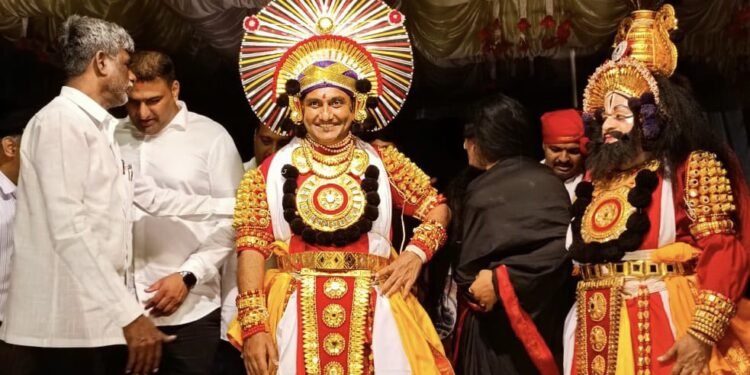 ರಾಜಕಾರಣಕ್ಕೆ ಜೈ, ಯಕ್ಷಗಾನಕ್ಕೂ ಸೈ: ಬಣ್ಣ ಹಚ್ಚಿ ನೃತ್ಯ ಮಾಡಿ ‘ಯಕ್ಷ ಪ್ರವೀಣ’ನಾದ ಸಚಿವ ಸುಧಾಕರ್