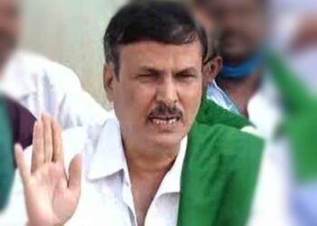 ಕಬ್ಬಿಗೆ ರೇಟು.. ಸಿಎಂಗೆ ರೈತರ ಪ್ರತಿಭಟನೆಯ ಏಟು..!