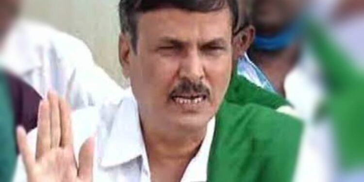 ಕಬ್ಬಿಗೆ ರೇಟು.. ಸಿಎಂಗೆ ರೈತರ ಪ್ರತಿಭಟನೆಯ ಏಟು..!