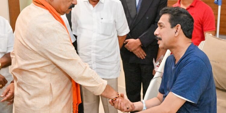 ಆಸ್ಪತ್ರೆಯಲ್ಲಿ ನಳಿನ್ ಕುಮಾರ್ಗೆ ಚಿಕಿತ್ಸೆ: ಬಿಜೆಪಿ ರಾಜ್ಯಾಧ್ಯಕ್ಷರ ಆರೋಗ್ಯ ವಿಚಾರಿಸಿದ ಸಿಎಂ