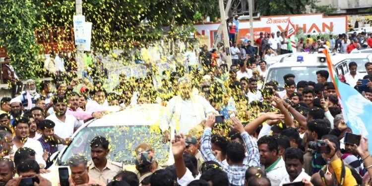 ಚಿನ್ನಡ ನಾಡಲ್ಲಿ ಸಿದ್ದು ಸವಾರಿ: ಟೆಂಪಲ್ ರನ್ ಹಿಂದಿದೆ ಕುತೂಹಲ