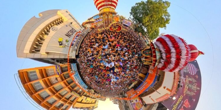 ಮಂಗಳೂರು ರಥೋತ್ಸವ.. ಕಾರ್‌ಸ್ಟ್ರೀಟ್ ವೈಭವದ ದೃಶ್ಯ ಧಾರೆ.. 360 ಡಿಗ್ರಿ ಫೊಟೋ ಆಕರ್ಷಣೆ ಹೀಗಿದೆ..