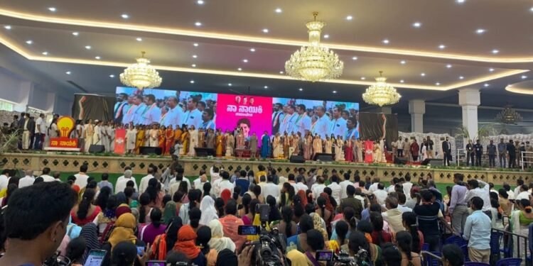 ಬೆಂಗಳೂರಿನಲ್ಲಿ ‘ನಾ ನಾಯಕಿ’: ಕಾಂಗ್ರೆಸ್ ವನಿತೆಯರ ಶಕ್ತಿ ಪ್ರದರ್ಶನ; ಬಿಜೆಪಿ ಸರ್ಕಾರದ ವಿರುದ್ದ ಪ್ರಿಯಾಂಕ ವಾಗ್ದಾಳಿ
