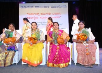 ‘ದುಡಿಯುವ ಮಾನಿನಿಯರ ಮಹಾಸಂಗಮ’; ಗಾರ್ಮೆಂಟ್ ಉದ್ಯೋಗಿಗಳ ಶಕ್ತಿಪ್ರದರ್ಶನ