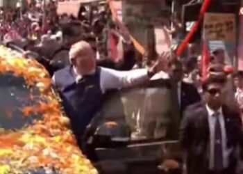 VIDEO: ಗಡಿನಾಡಲ್ಲಿ ಮೋದಿ ಮೋಡಿ.. ಬಿಜೆಪಿಗೆ ರೋಡ್ ಶೋ ಚೈತನ್ಯ