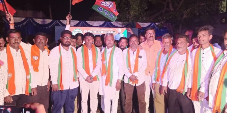 ಸಚಿವ ಎಸ್‌ಟಿ ಸೋಮಶೇಖರ್ ನಡೆಗೆ ಸೆಲ್ಯೂಟ್.. JDSನ 300ಕ್ಕೂ ಹೆಚ್ಚು ಅಲ್ಪಸಂಖ್ಯಾತ ಮುಖಂಡರು ಬಿಜೆಪಿ ಸೇರ್ಪಡೆ