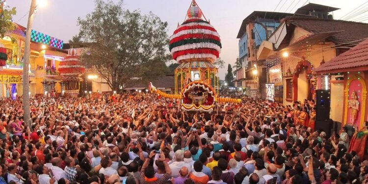 ಭಕ್ತಸಾಗರದ ನಡುವೆ ‘ವೆಂಕಟೇಶ್ವರ’ ವಿರಾಜಮಾನ.. ಕರಾವಳಿಯ ತಿರುಮಲ ಬಂಟ್ವಾಳದ ‘ಬ್ರಹ್ಮರಥೋತ್ಸವ’ದಲ್ಲಿ ಜನಸಾಗರ..