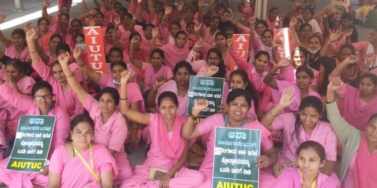 ‘ಆಶಾ’ಗಳ ಜೊತೆ ಸರ್ಕಾರದ ಕಣ್ಣಾಮುಚ್ಚಾಲೆ? ಬಾಕಿ ಪ್ರೋತ್ಸಾಹಧನ ಬಿಡುಗಡೆ ವಿಳಂಬ ಯಾಕೆ?