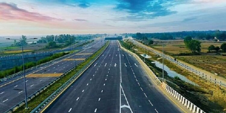 ಬೆಂಗಳೂರು ಮೈಸೂರು ಎಕ್ಸ್ ಪ್ರೆಸ್ ವೇ ನಲ್ಲಿ ಪರ್ಯಾಯ ರಸ್ತೆ ನಿರ್ಮಿಸಿ, ನಂತರ ಟೋಲ್ ಸಂಗ್ರಹಿಸಿ