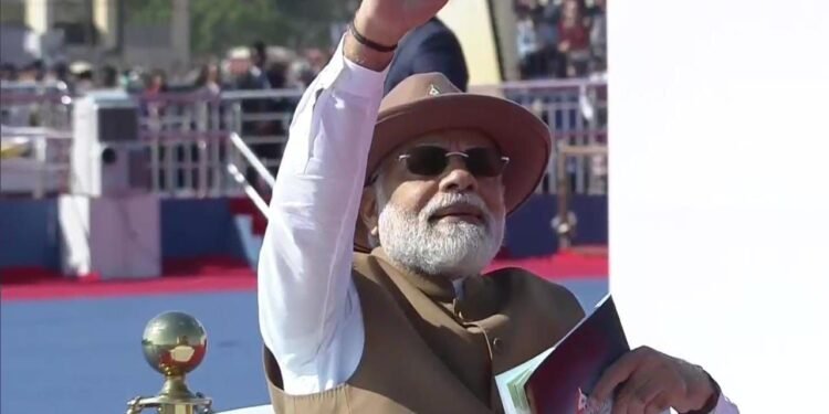 ‘ಏರೋ ಇಂಡಿಯಾ’ ವೈಮಾನಿಕ ಪ್ರದರ್ಶನಕ್ಕೆ ಪ್ರಧಾನಿ ಮೋದಿ ಚಾಲನೆ