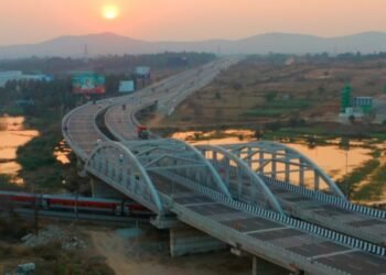 41 ವರ್ಷಗಳ ಬಳಿಕ ಮಂಡ್ಯಕ್ಕೆ ಪ್ರಧಾನಿ ಆಗಮನ; ಬೆಂಗಳೂರು-ಮೈಸೂರು ಎಕ್ಸ್ಪ್ರೆಸ್ ವೇ ಲೋಕಾರ್ಪಣೆಗೆ ಕ್ಷಣಗಣನೆ