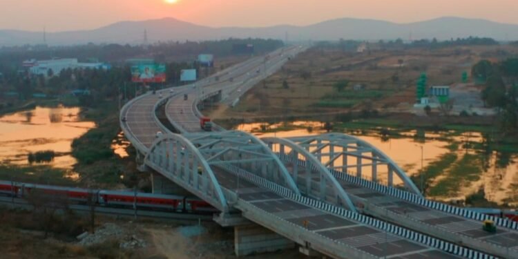 41 ವರ್ಷಗಳ ಬಳಿಕ ಮಂಡ್ಯಕ್ಕೆ ಪ್ರಧಾನಿ ಆಗಮನ; ಬೆಂಗಳೂರು-ಮೈಸೂರು ಎಕ್ಸ್‌ಪ್ರೆಸ್ ವೇ ಲೋಕಾರ್ಪಣೆಗೆ ಕ್ಷಣಗಣನೆ